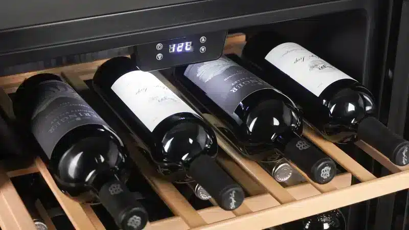 Refroidisseur à vin Danby 21,6 po 8,4 pi³ à une porte, noir - DWC94L1B – Image 2