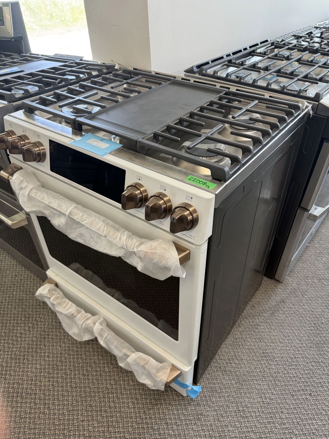 Cuisinière à biénergie GE Café – 30 pouces, 5,7 pi³, blanc – CC2S900P4MW2 – Image 8