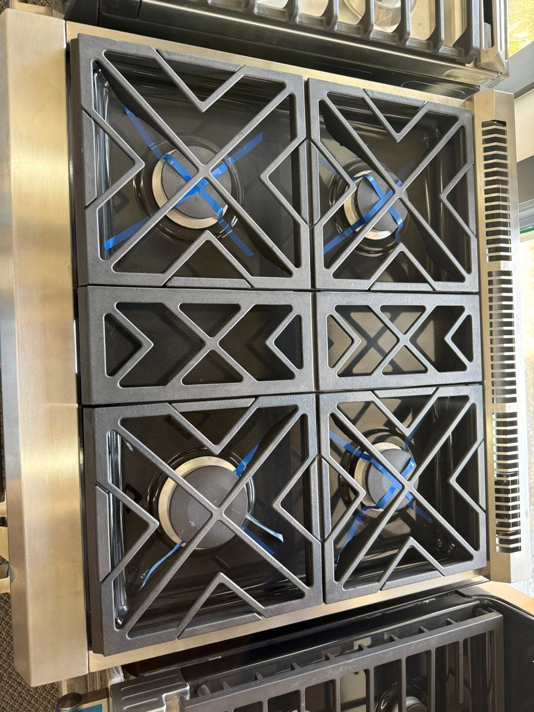 Cuisinière à gaz Monogram – 30 pouces, 5,7 pi³, acier inoxydable – ZGP304NR5SS – Image 5