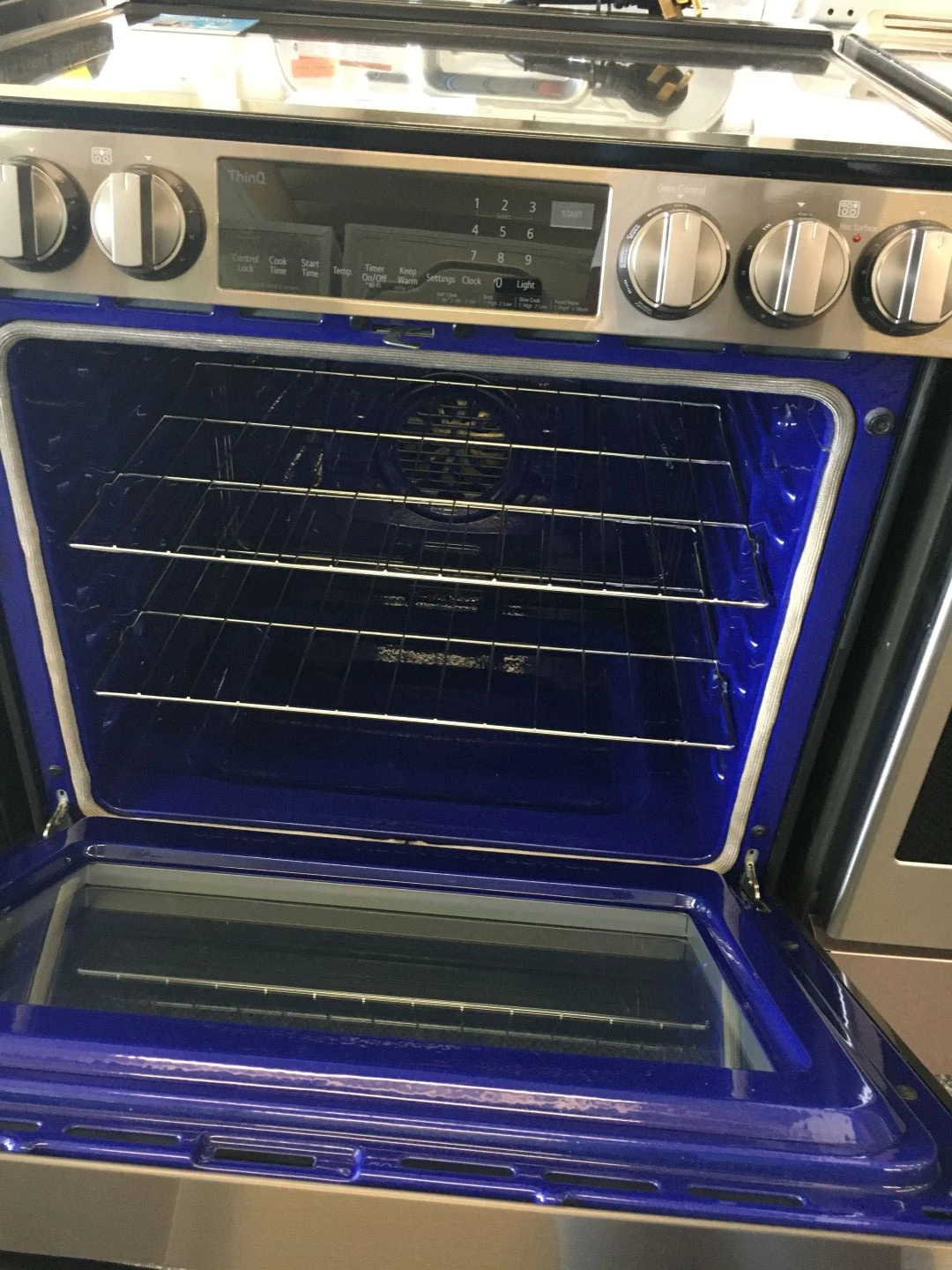 Cuisinière électrique LG – 30 pouces, 6,3 pi³, inox noir – LSEL6335D – Image 7