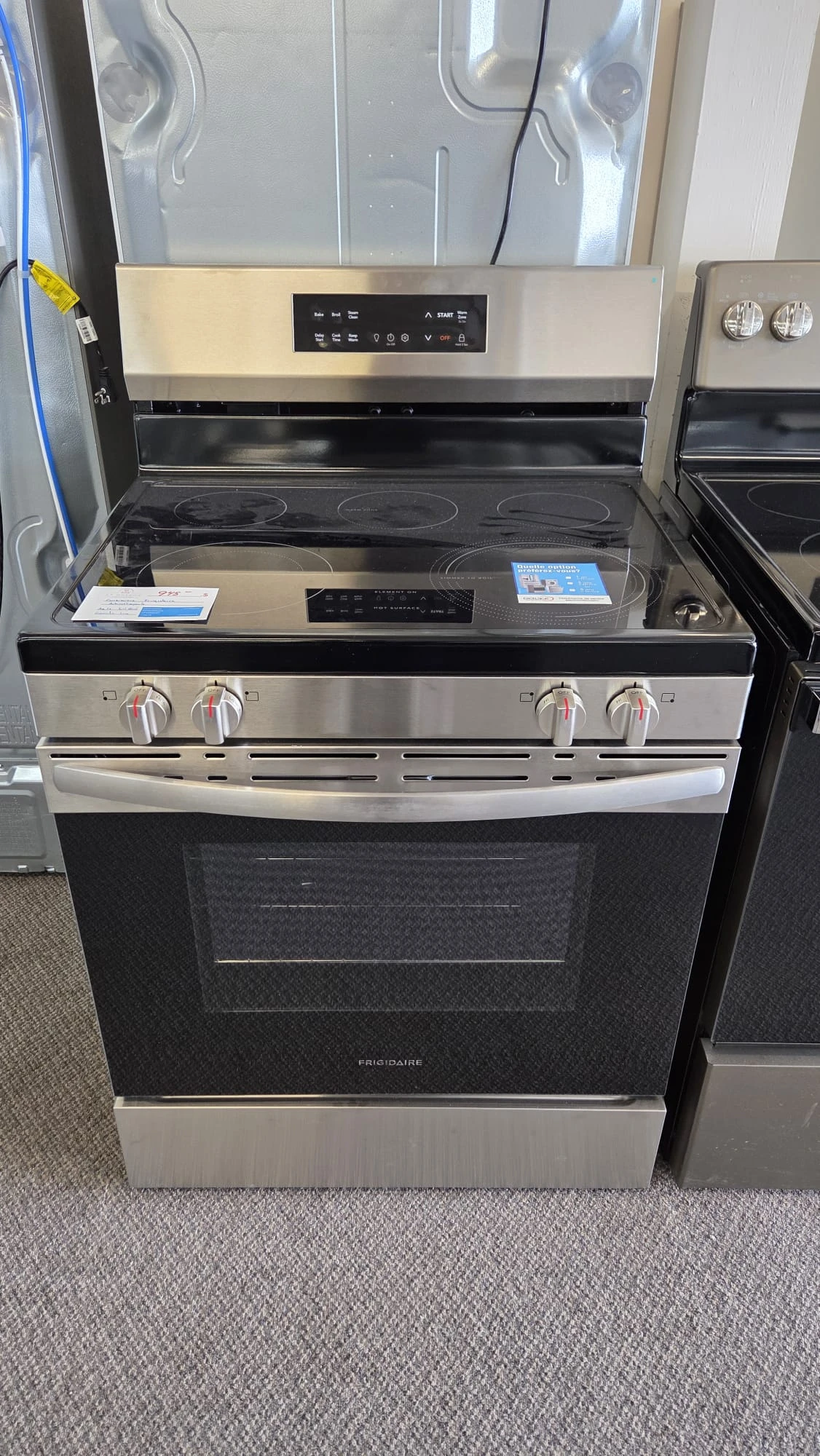 Cuisinière électrique Frigidaire – 30 pouces, 5.3 pi³, Acier inoxydable – FCRE306CAS – Image 4