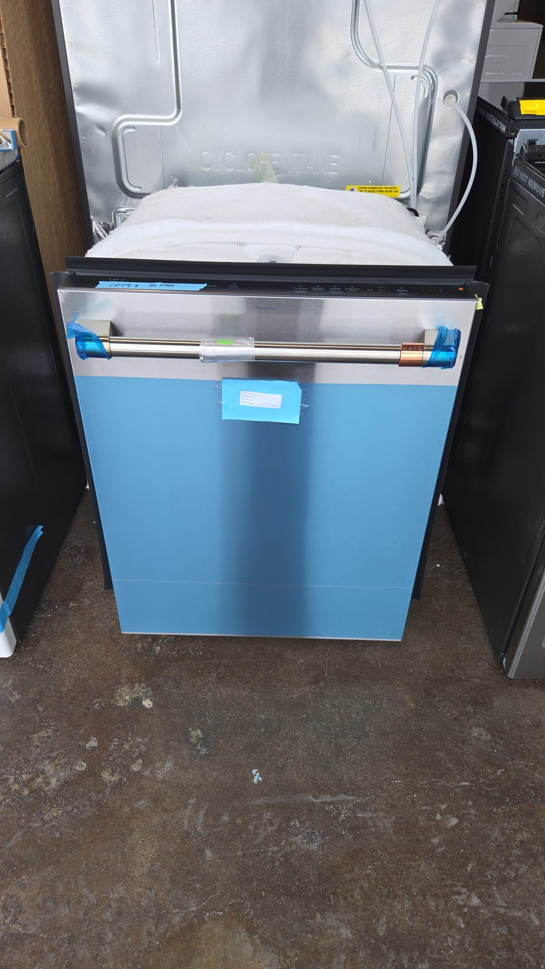 Lave-vaisselle encastré GE Café – 24 pouces, 39 dB, 16 couverts, 3 paniers, Wi-Fi – CDT888P2VS1 – Image 4