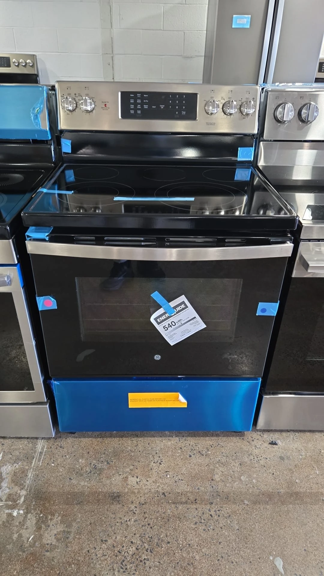 Cuisinière électrique GE – 30 pouces, 5 pi³, inox – JCB840STSS – Image 6