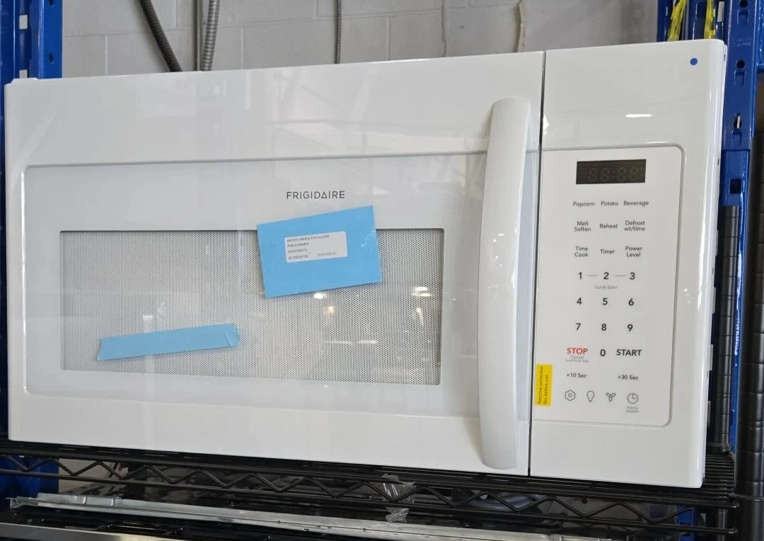 Micro-onde à hotte intégrée Frigidaire – 30 pouces, 1,8 pi³, blanc – FMOS1846BW – Image 7