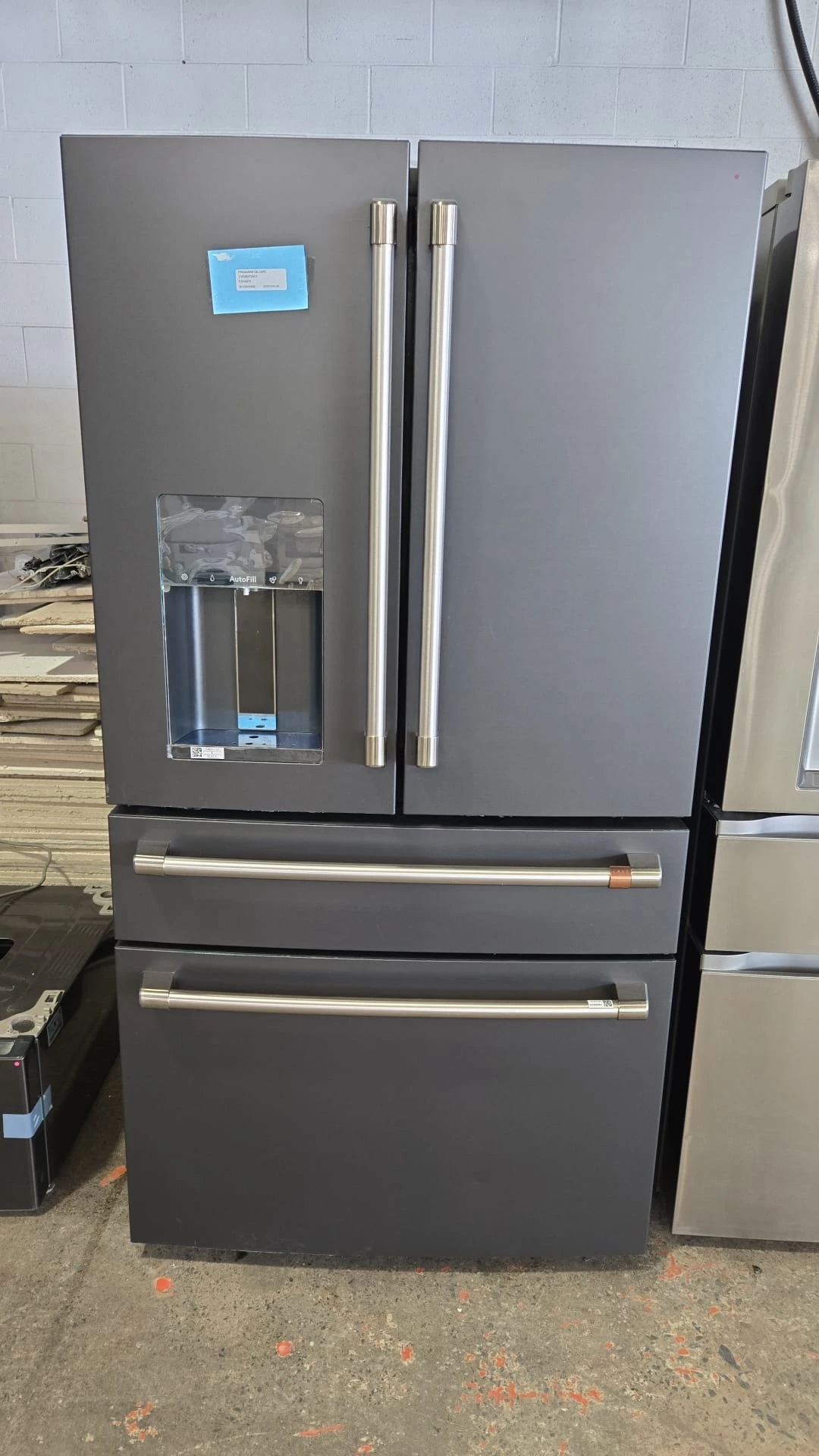 Réfrigérateur à portes françaises GE Café – 36 pouces, 27,8 pi³, noir – CVE28DP3ND1 – Image 7