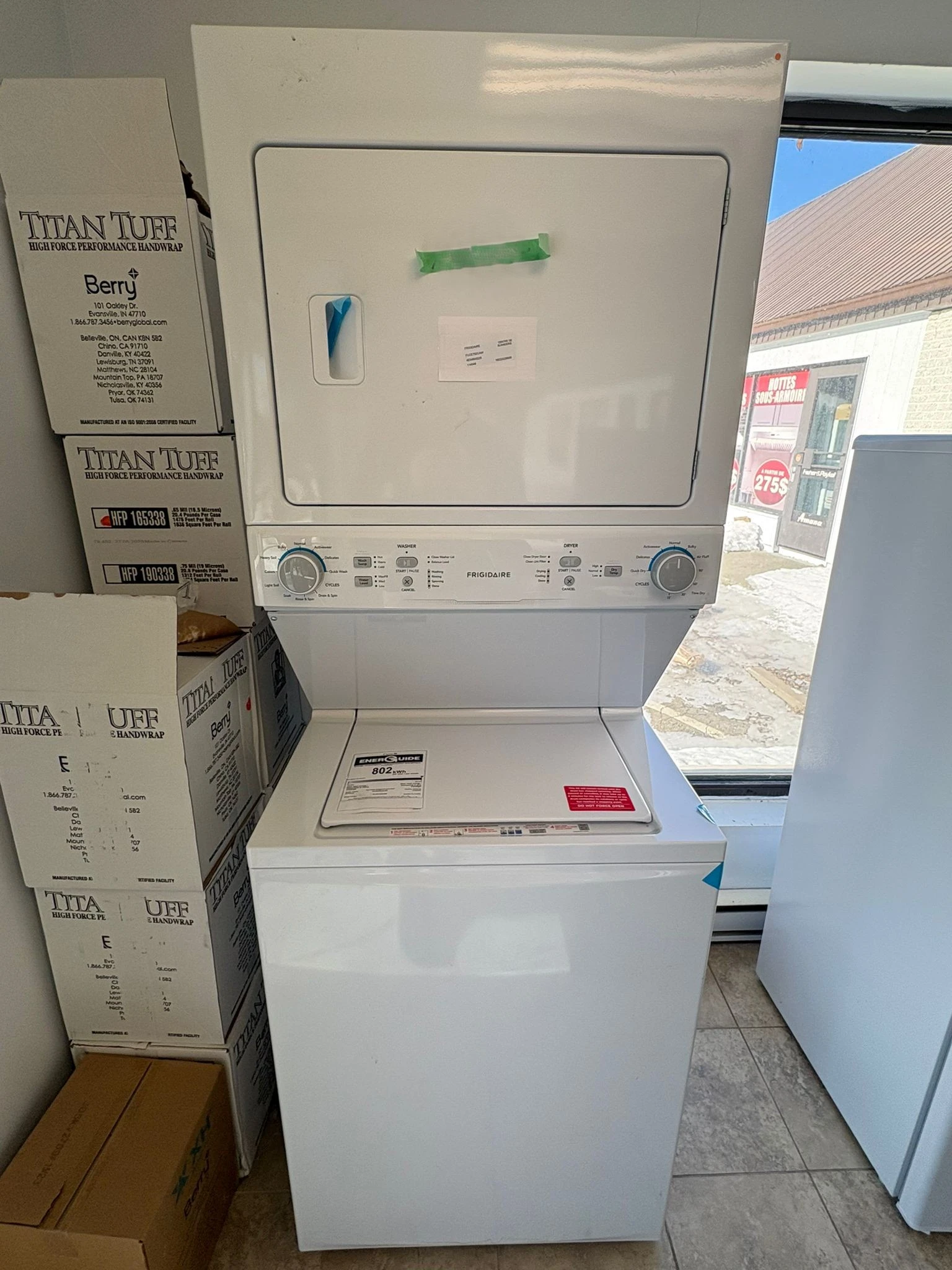 Centre de buanderie Frigidaire – 27 pouces, laveuse 4,5 pi³ & sécheuse électrique 5,6 pi³, blanc – FLCE752CAW – Image 5