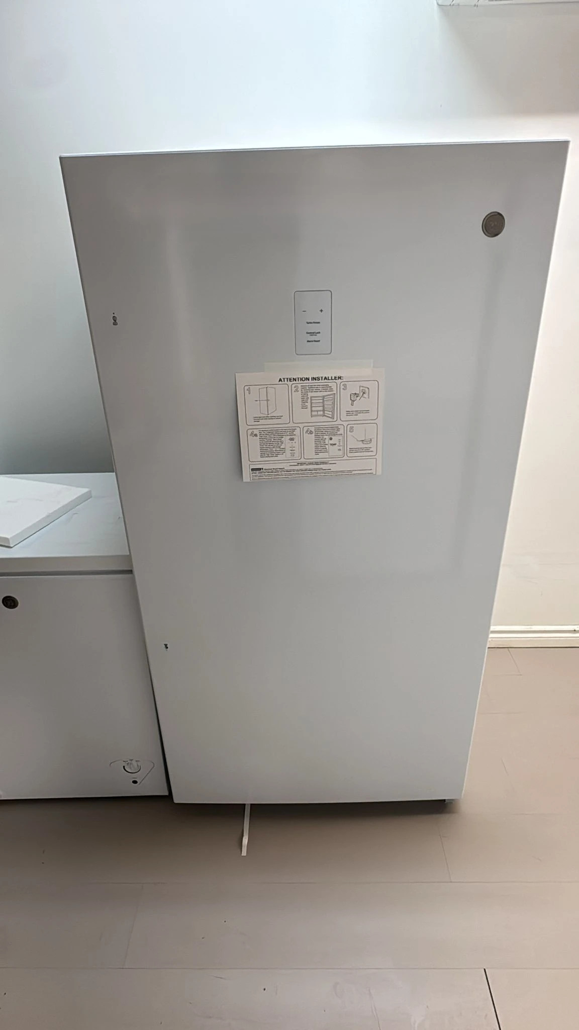 Congélateur vertical GE – 33 pouces, 17,3 pi³, Frost Free, blanc – FUF17SMRFWW – Image 6