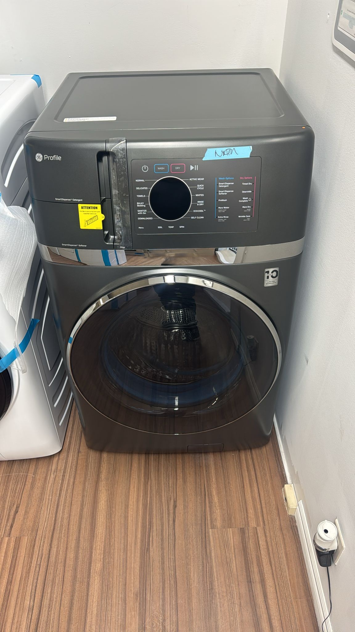 Laveuse-sécheuse tout-en-un GE Profile à chargement frontal – 28 pouces, 4,8 pi³, pompe à chaleur sans ventilation, ENERGY STAR, graphite carbone– PFQ97HSPVDS – Image 4