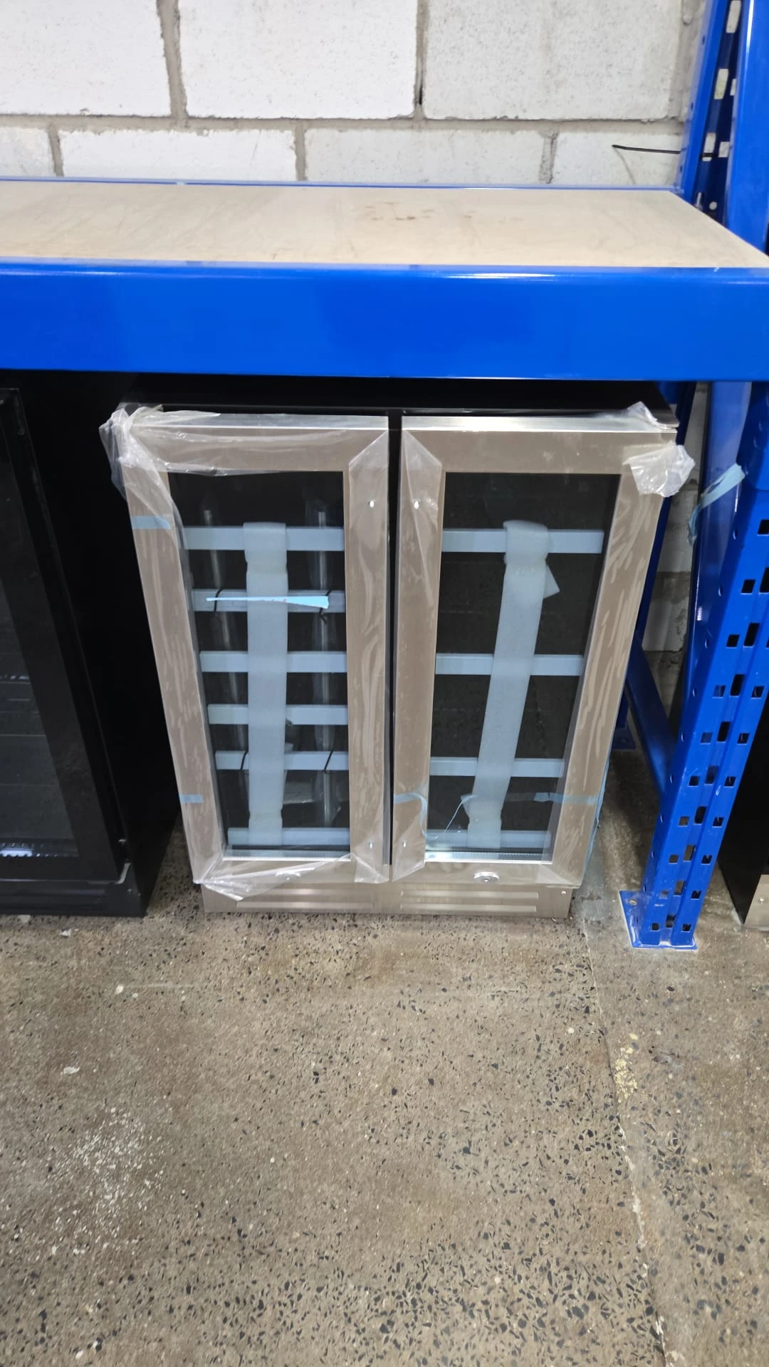 Centre de breuvage Wine Cell’R Diamond 24 po - double zone, porte vitrée et inox - WC38SSTBC6 – Image 3