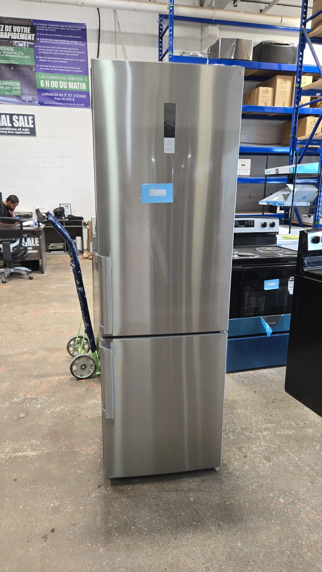 Réfrigérateur Moffat 24 po - portes réversibles, congélateur inférieur & inox - MBE11DSVSS – Image 5