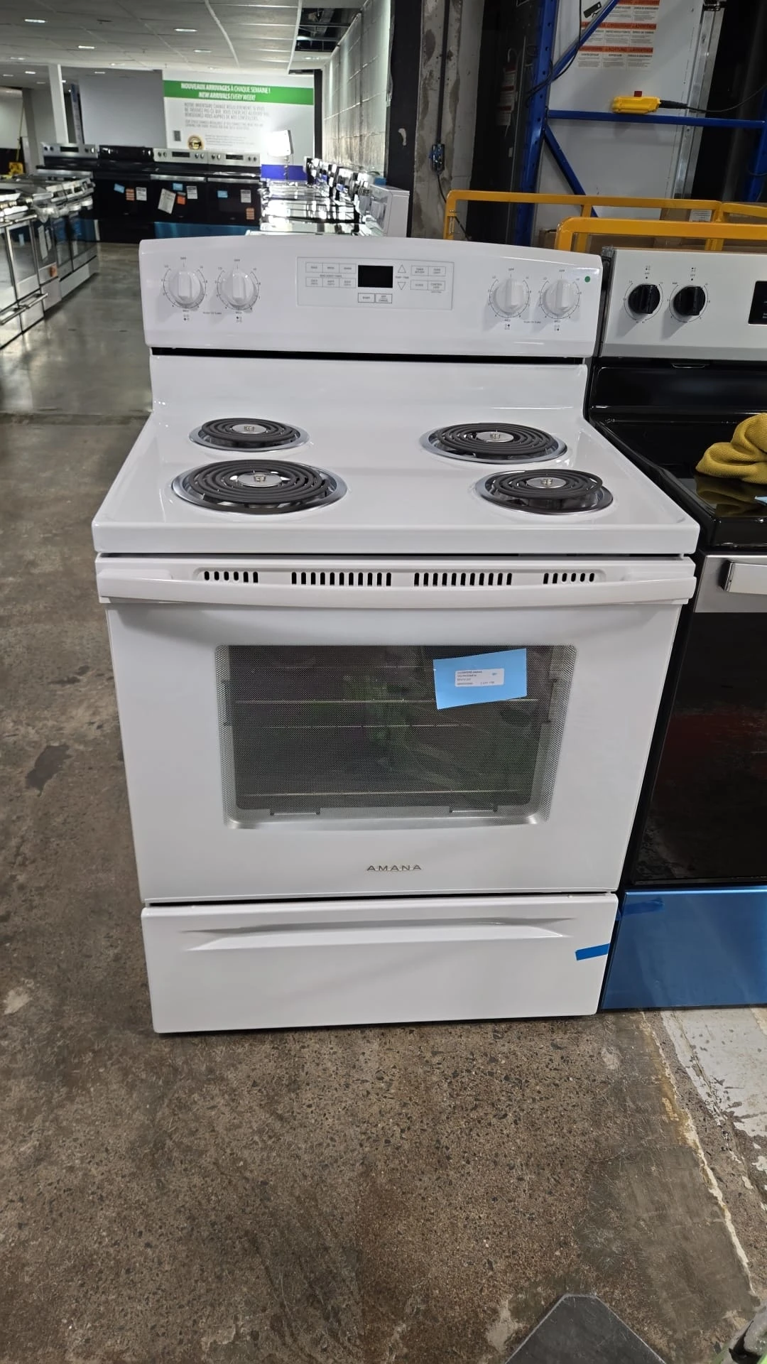 Cuisinière électrique Amana 30 pouces, four 4,8 pi³ et 4 éléments – YACR4303MFW – Image 5