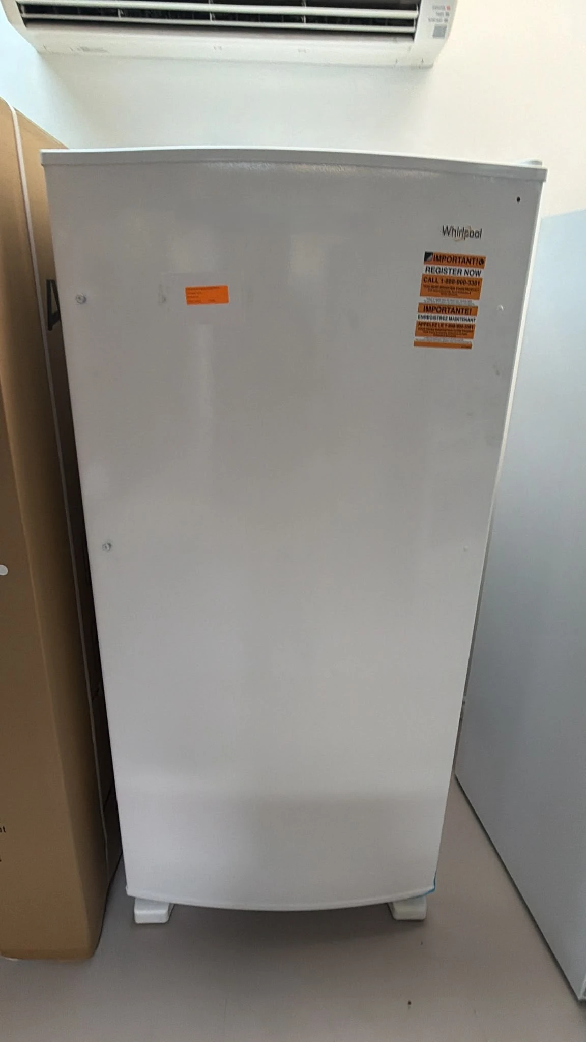 Réfrigérateur sans congélateur Whirlpool - 18 pi³, porte réversible & blanc - WRR56X18FW – Image 3