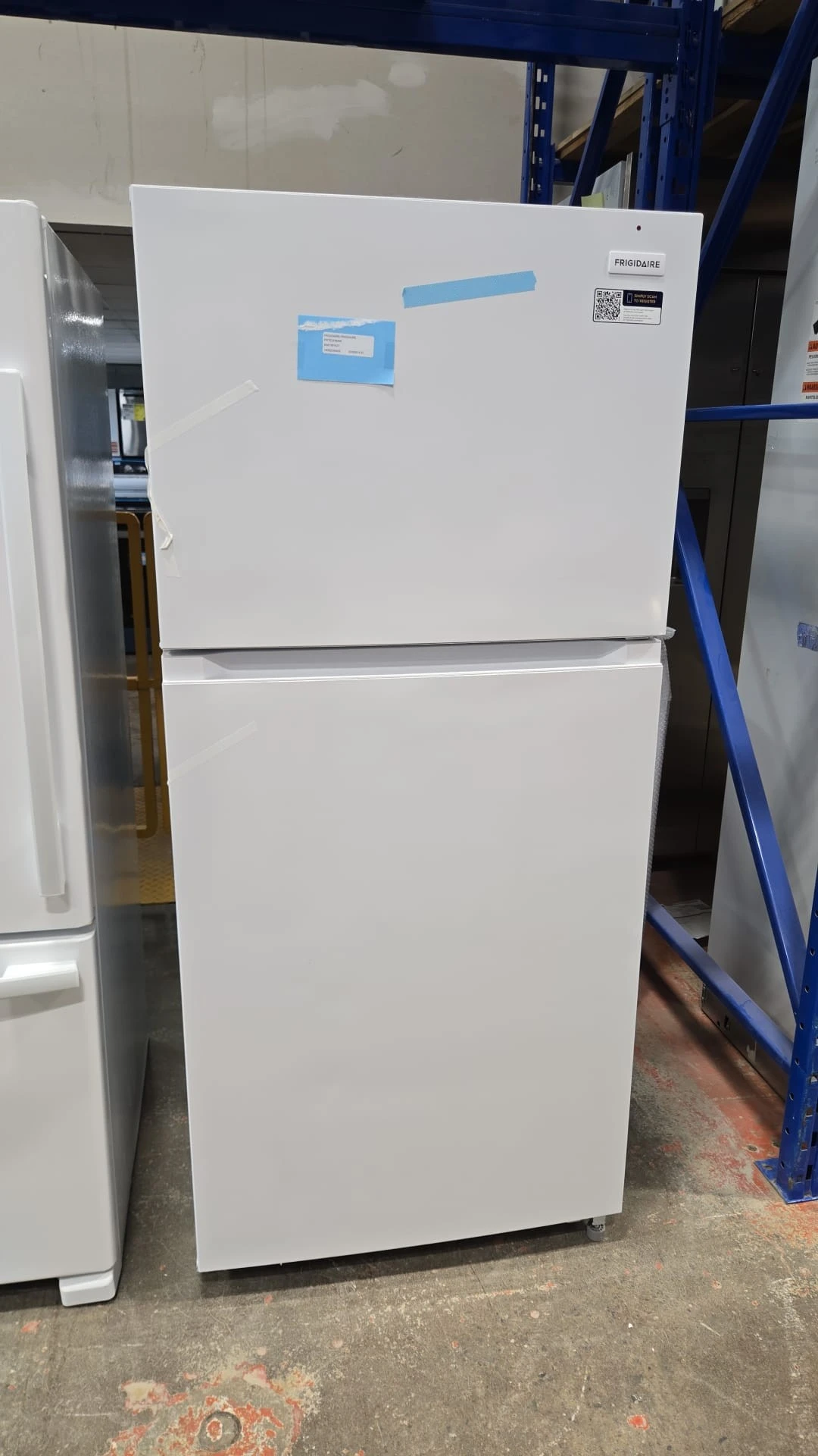 Réfrigérateur Frigidaire 30 pouces avec congélateur 6,2 pi³ et porte réversible – FRTE2246AW – Image 3