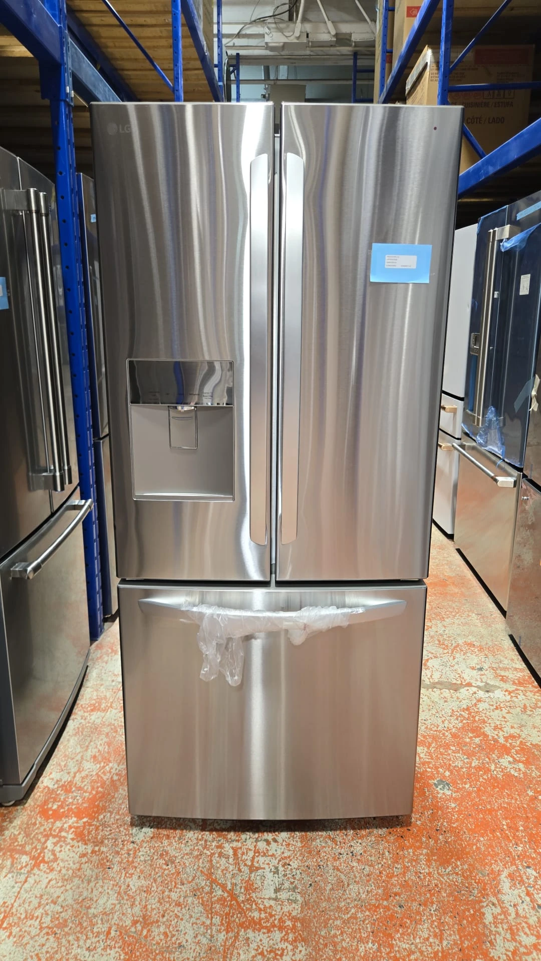 Réfrigérateur LG avec eau extérieure - 30 po, 21,8 pi³ & inox - LRFWS2200S – Image 3
