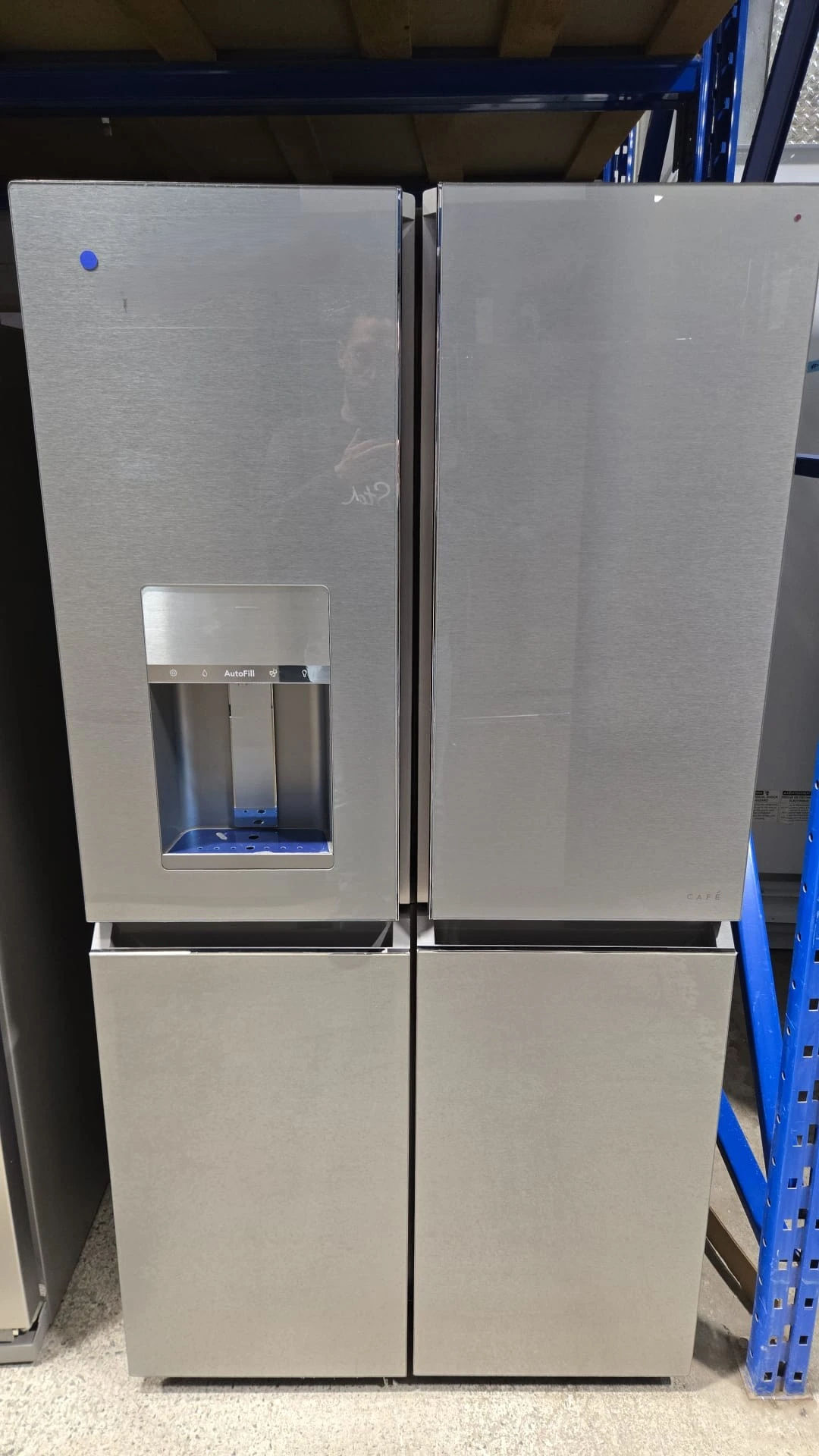 Réfrigérateur GE Café - 36 pouces 27,4 pi³ quatre portes en verre platine - CQE28DM5NBS5 – Image 3