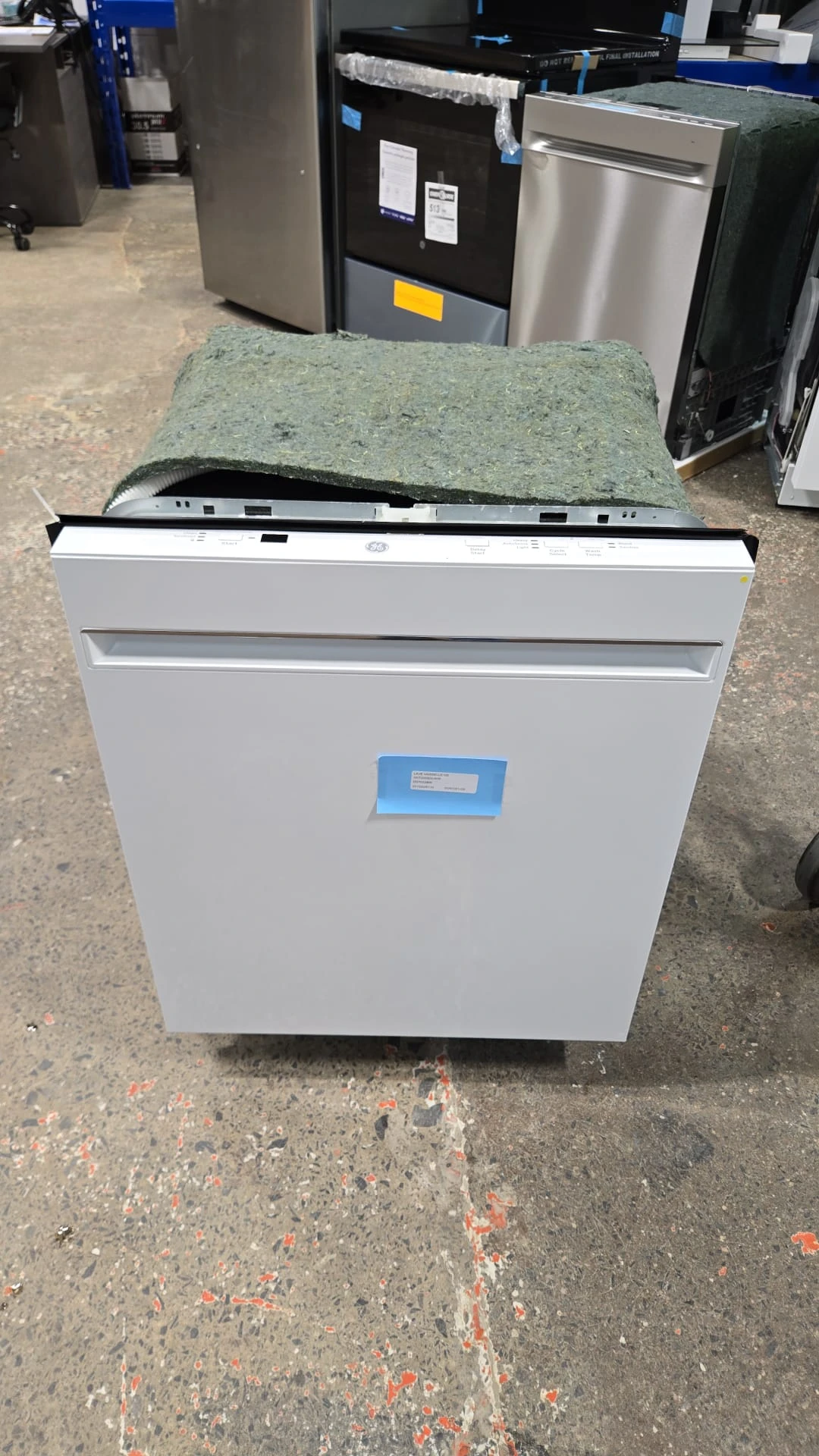 Lave-vaisselle GE blanc à commandes dissimulées - 24 pouces cuve inox 51 dB - GDT225SGLWW – Image 3