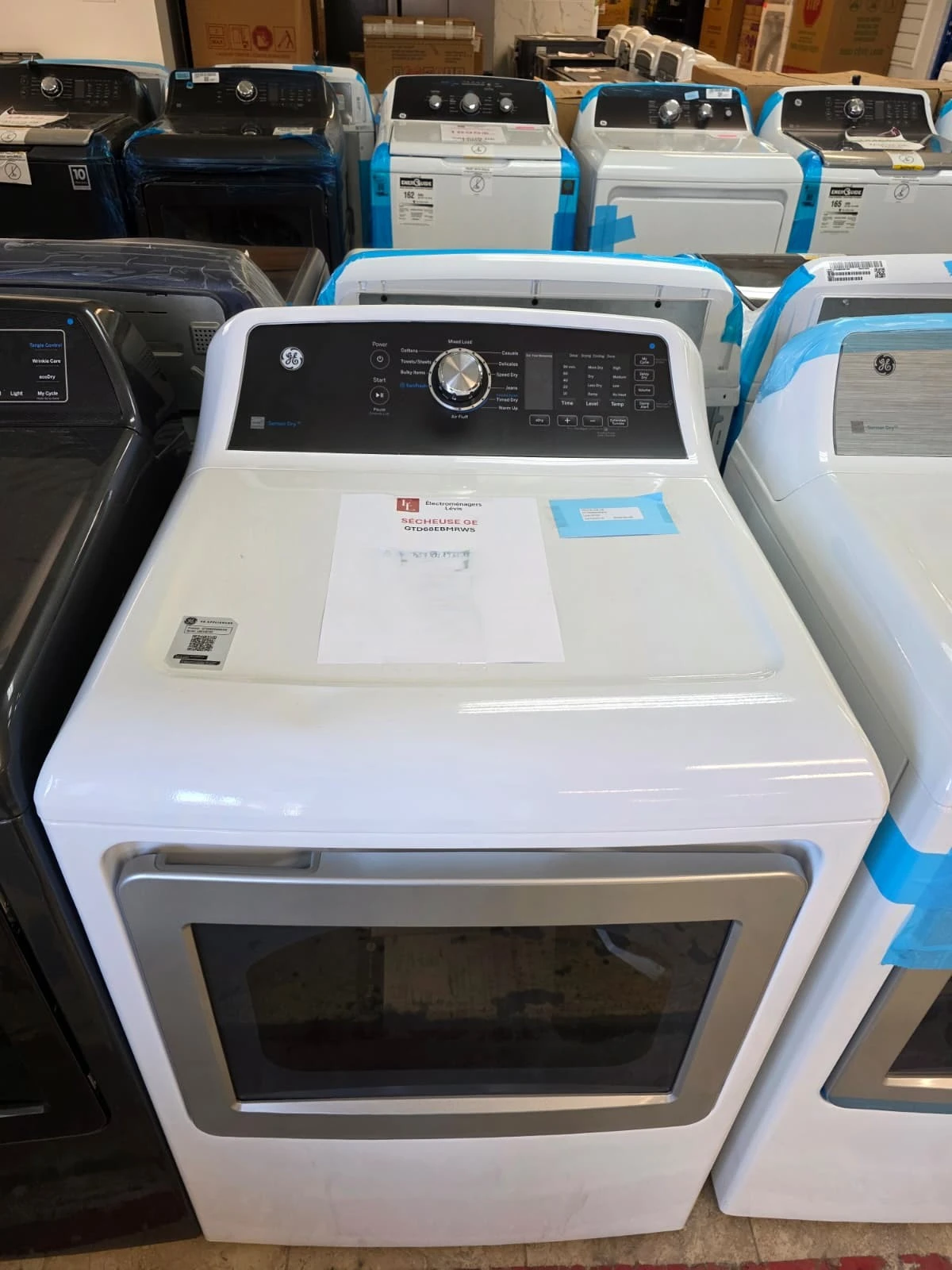 Sécheuse électrique GE 27 po - Sensor Dry, SaniFresh et capacité 7,4 pi³ - GTD68EBMRWS - Image 6