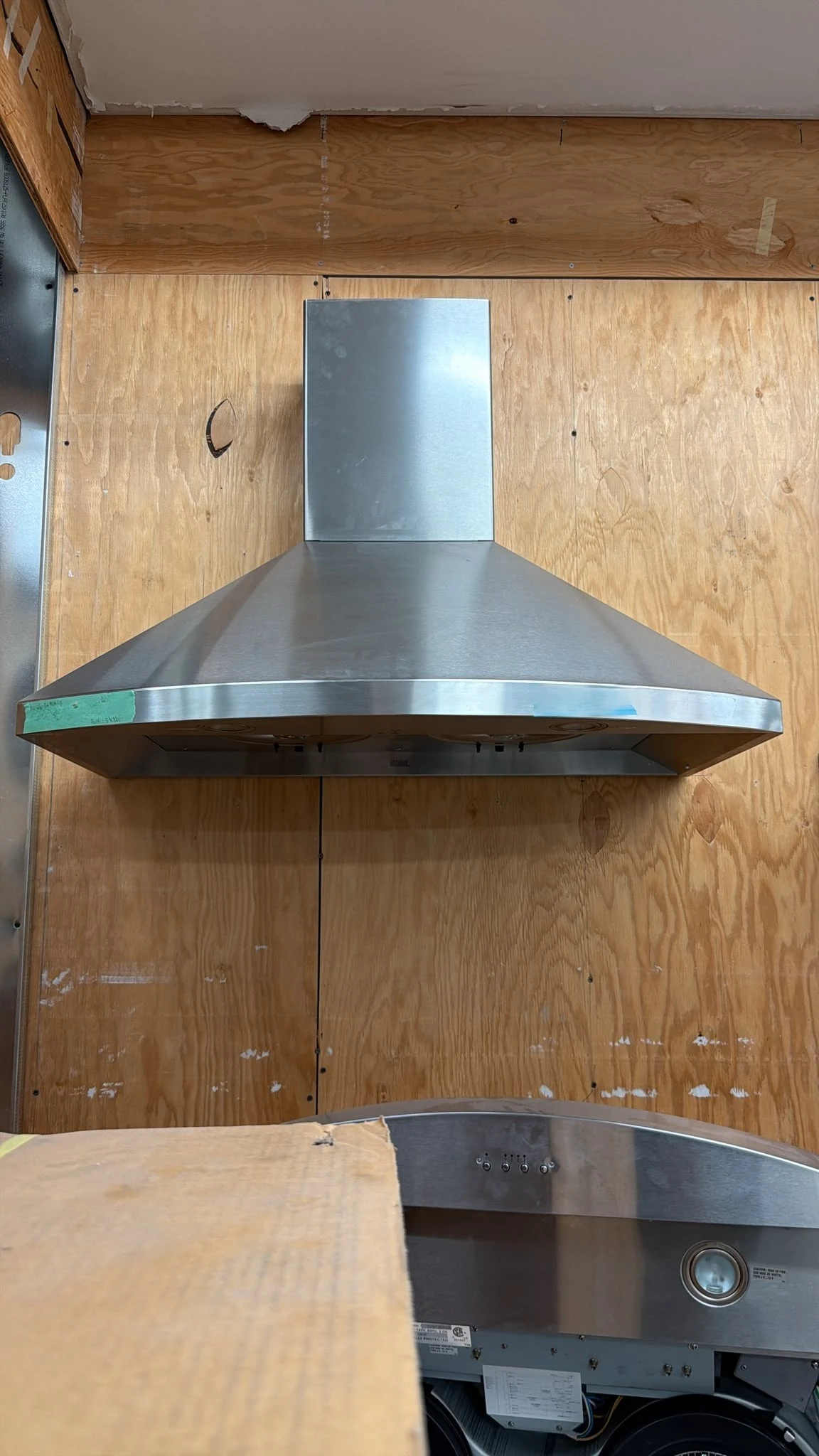 Hotte murale Kobe à double turbine QuietMode - 36 po, inox satiné et aspiration 700 CFM - RA9236SQ – Image 3