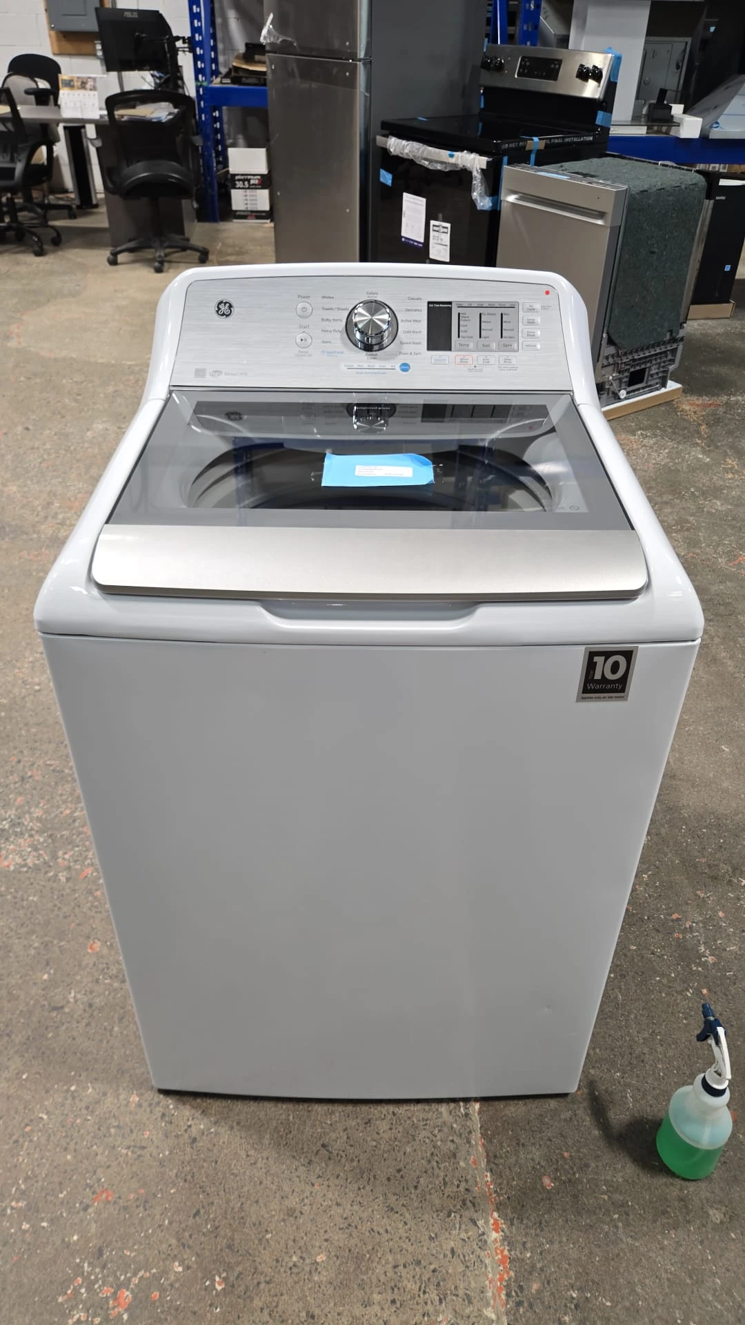 Laveuse GE à chargement vertical - 27 pouces, 5,3 pi³, cycle SaniFresh et finition blanche - GTW680BMRWS - Image 4
