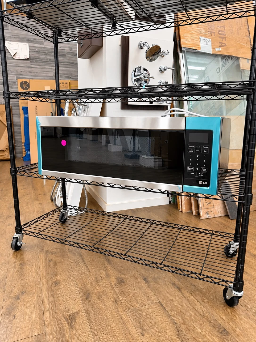 Micro-ondes Whirlpool 30 pouces à hotte intégrée 1,1 pi³ – YWML35011KS01 – Image 4