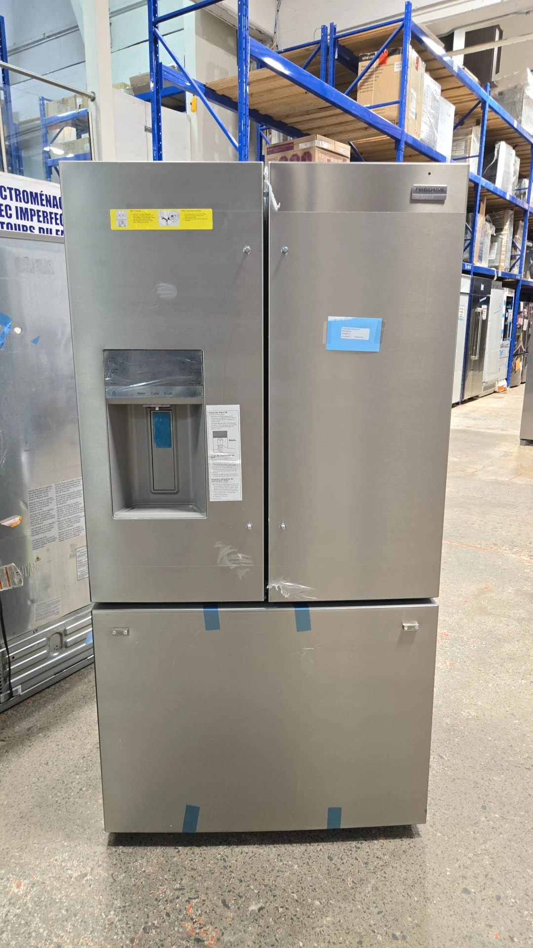 Réfrigérateur Frigidaire Gallery 36 pouces avec eau et glaçons 22,6 pi³ – GRFC2353AF – Image 5