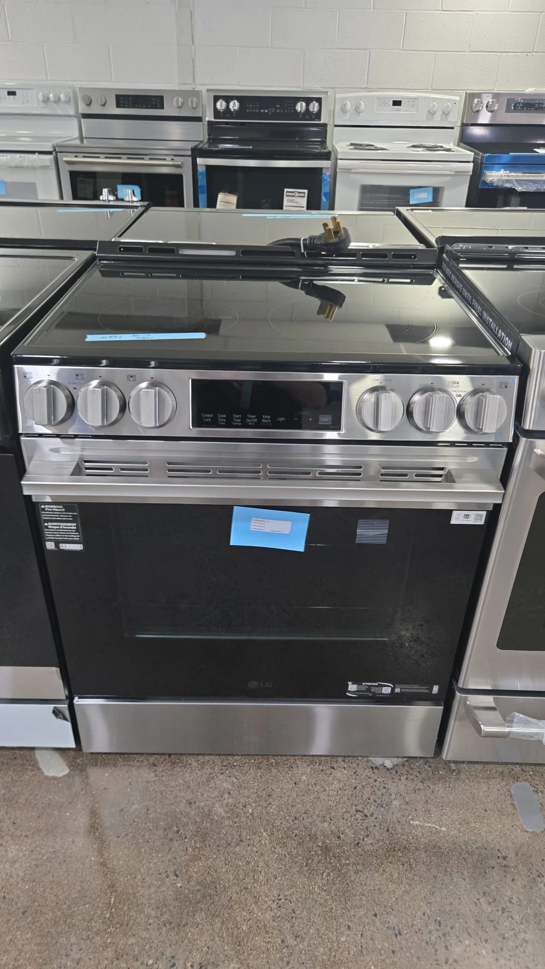 Cuisinière électrique LG 30 pouces - four 6,3 pi³, Air Fry et UltraHeat 3 200 W - LSEL6333XE – Image 4